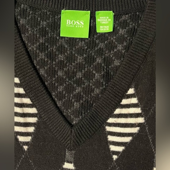 Hugo Boss Black and White V-Neck Argyle Sweater Vest - Picture 3 of 6